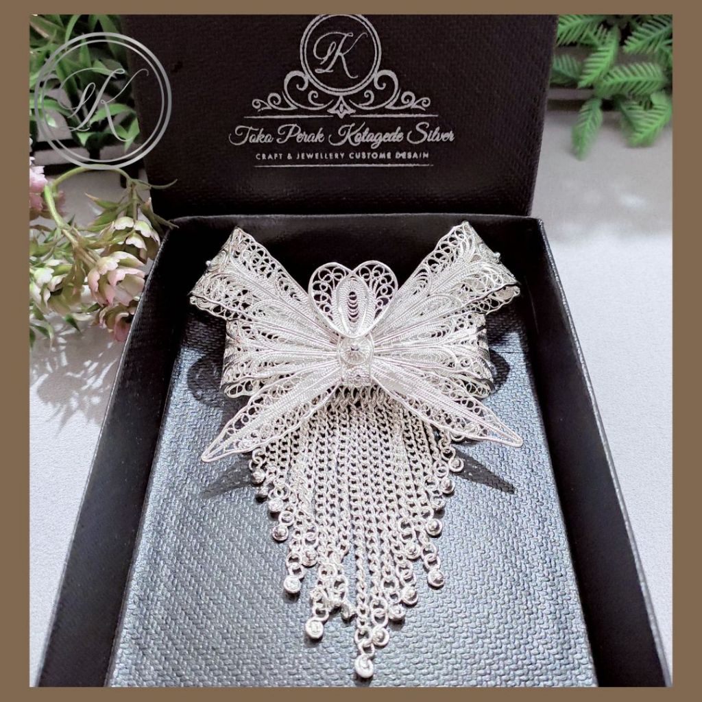 Bros Kebaya Elegan Kutubaru Silver dan Emas Besar