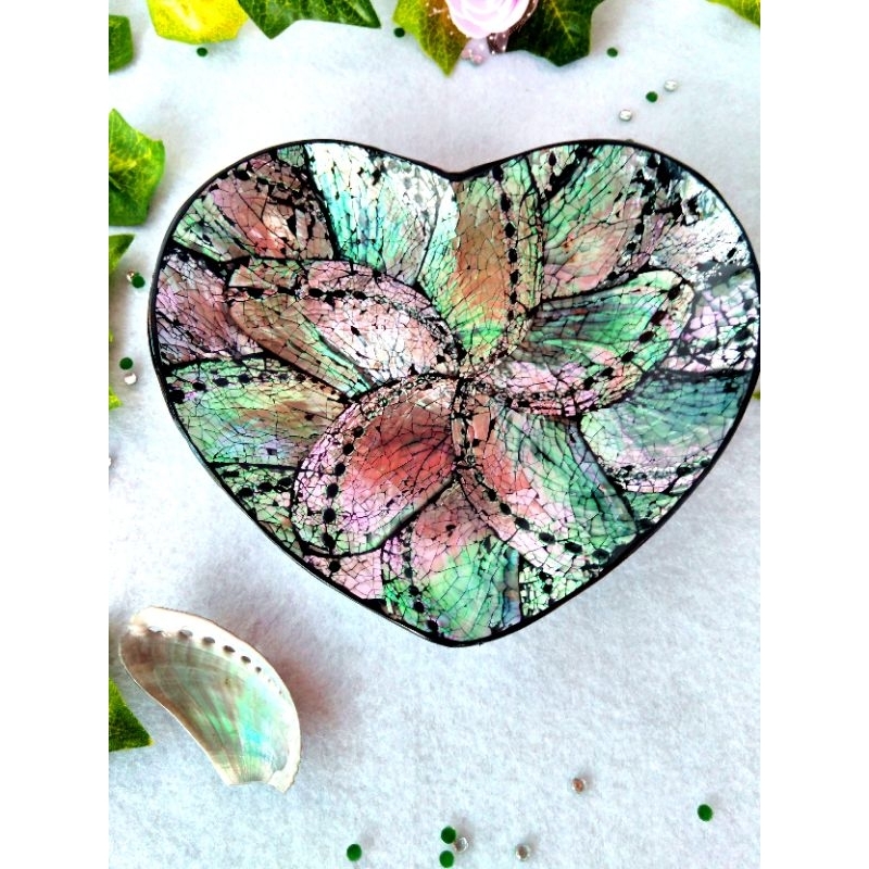 piring kulit kerang Maringrang bentuk love/hati dari kerang abalone