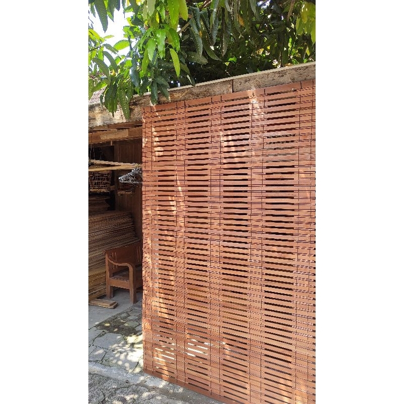 Tirai kayu jati gulung