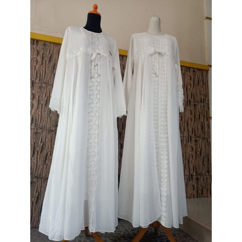 Gamis Putih Ceruty Bordir Outer Belah
