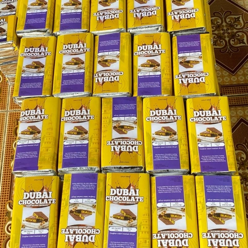 

Nycyta Home Dessert Coklat Dubai "Pistachio Kunafe" Berat 270 Gr ,Size 16X8 Cm ,Food Chocolate