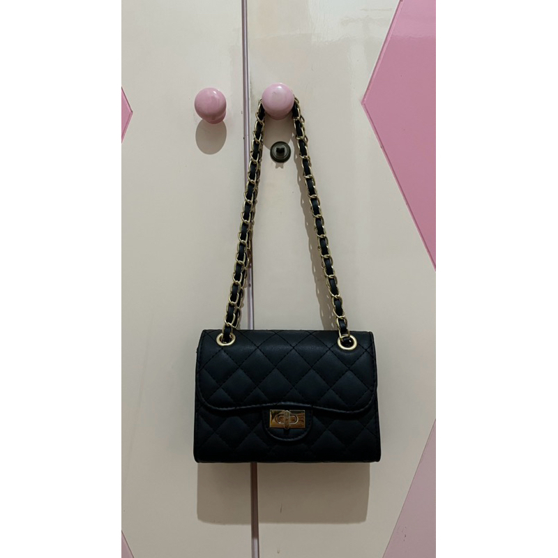 Tas Selempang Wanita Hon&Yan Warna Hitam