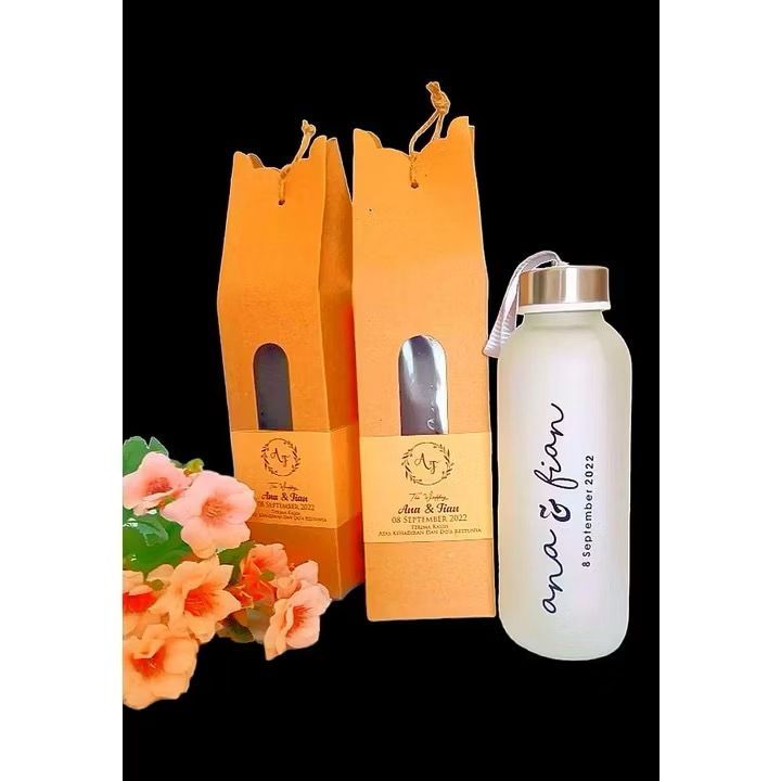 

Dus Botol Souvenir Botol Minum Tempat Souvenir Kemasan Botol Souvenire Papper Box Tumbler Kardus Kemasan Tumbler Packaging Souvenir Pernikahan Ulang Tahun Ultah Wedding
