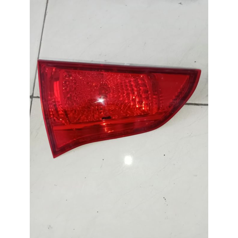 Lampu bagasi Pajero lama kiri