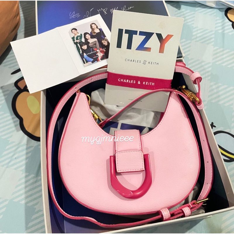 ITZY Charles n Keith
