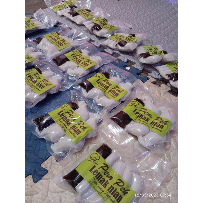 

pempek campur-pempek mix-pempek murah isi 27 pcs 30.000