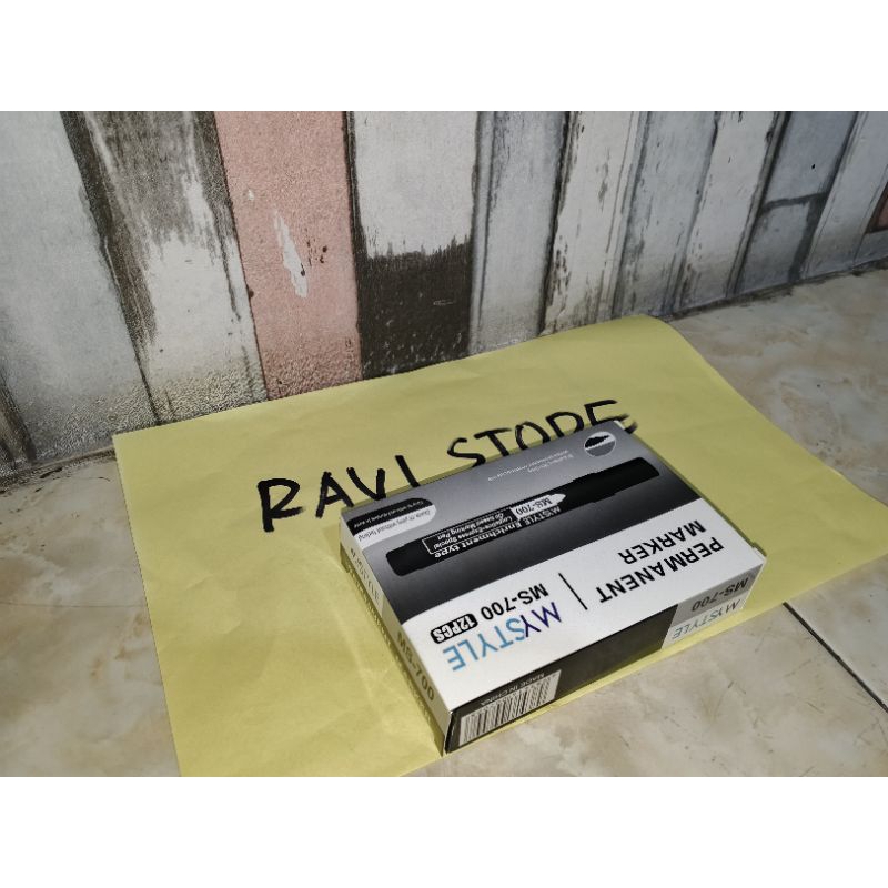 

spidol permanen 1 box isi 12 pcs