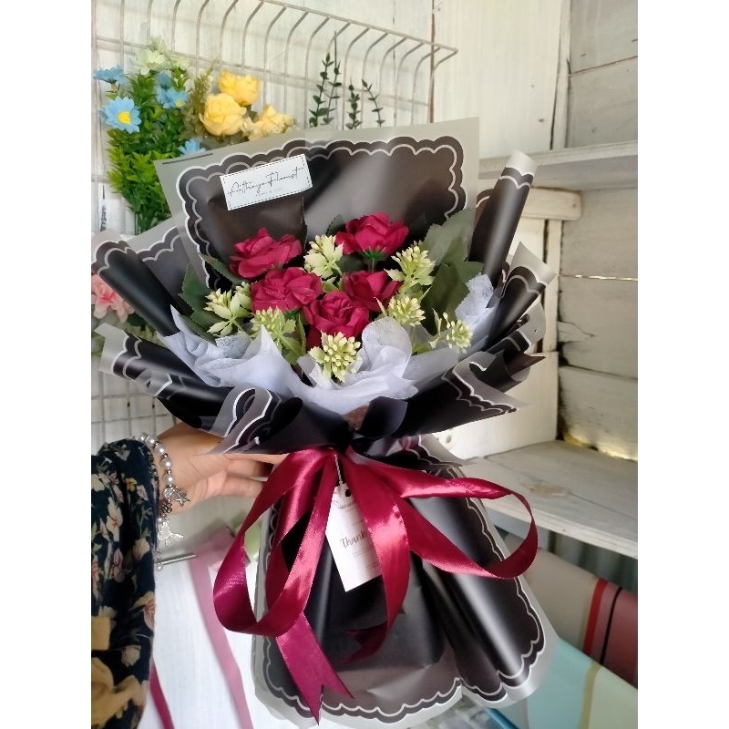 Buket bunga artificial mawar merah