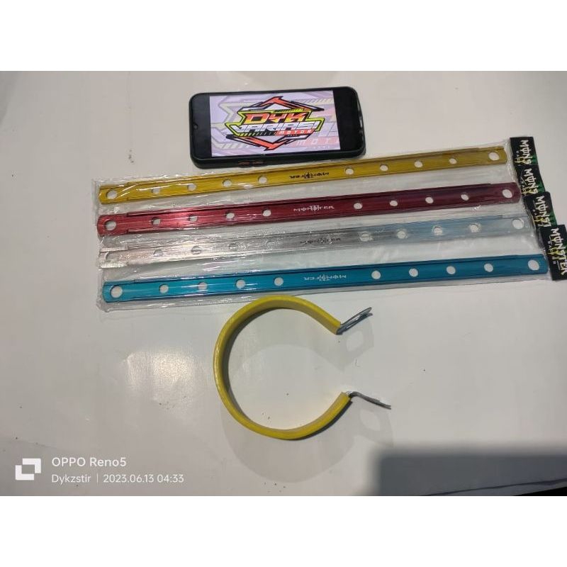 

Pangkon kenalpot penggaris + klem warna kuning satu set pangkon kenalpot model penggaris warna panjang 37 cm