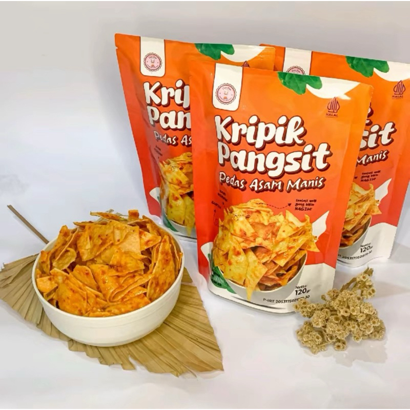 

Keripik Pangsit Pedas Asam Manis Berat 120gr Keripik Cemilan Snack Crispy