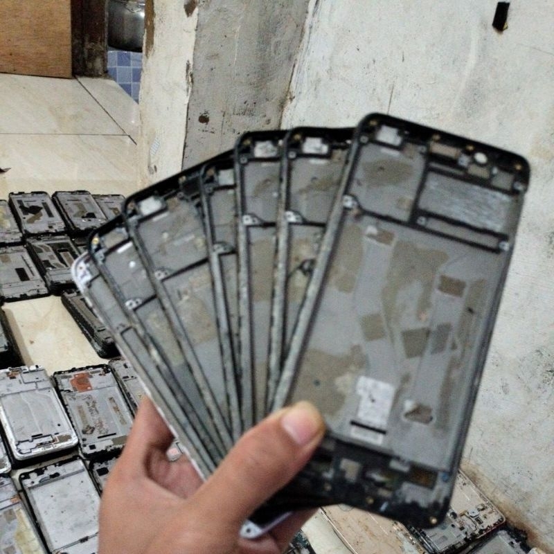 FRAME VIVO Y71 TATAKAN LCD VIVO Y71 ORIGINAL COPOTAN