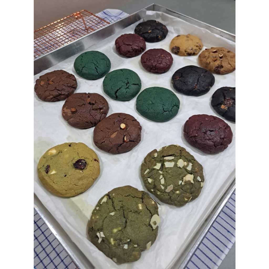 

Soft Cookies Medium 6 Variant Menggunakan coklat callebaut