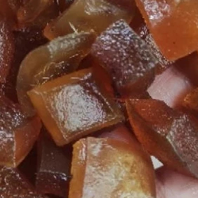 

Jangek Kerupuk Kulit Sapi Mentah 1Kg + 500 Gram Aseli Kulit Sapi Tanpa Campuran Bahan Lain Bentuk Kotak Dorokdok Jangek Siap Goreng