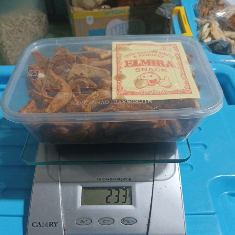 

Basreng pedes daun jeruk,basreng pedes,bakso goreng 200 gram