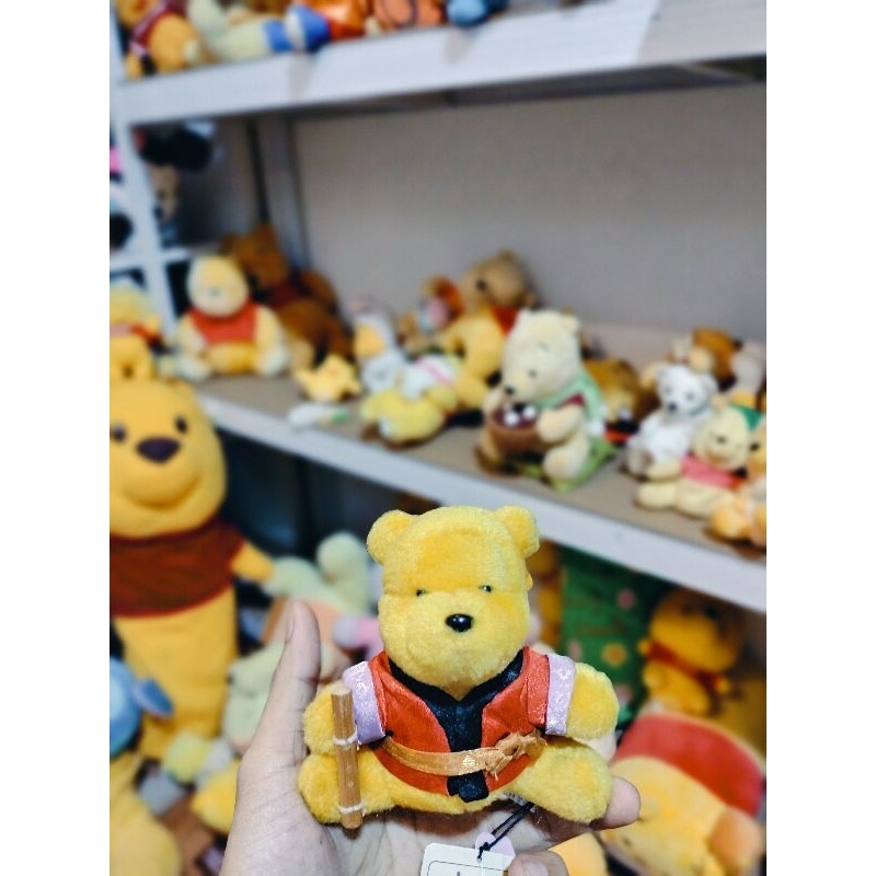 Boneka pooh/ winnie the pooh ganci costum kungfu brand Tokyo Disneyland like new