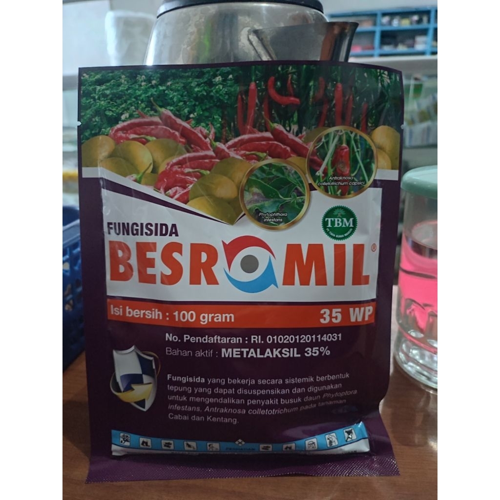 Fungisida Sistemik BESROMIL 35 WP 100 gram, bahan aktif metalaksil 35% saromil