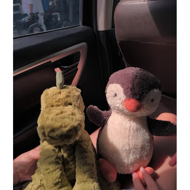 Preloved Peanut Penguin Jellycat 100% ORI