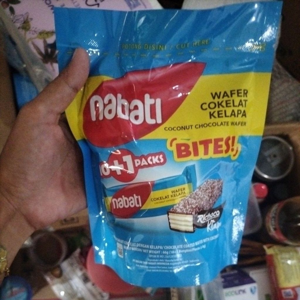 

WAFER NABATI RICHOCO KELAPA BITES ISI 10+1 PACKS EXP JULI2025