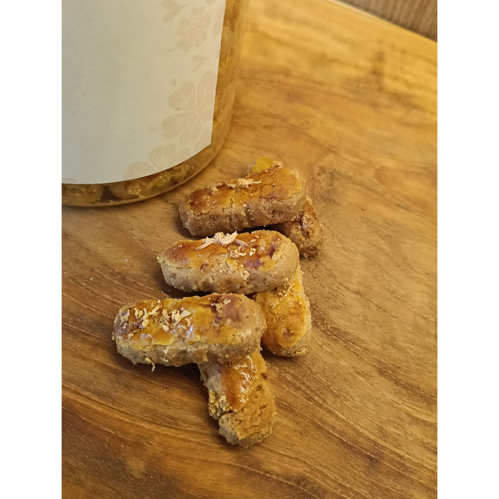 

Kaastengels Cheese Cookies Klasik| Cookies Kastengel Renyah Gurih 400gr - Rommana (KUE MUDAH PATAH)