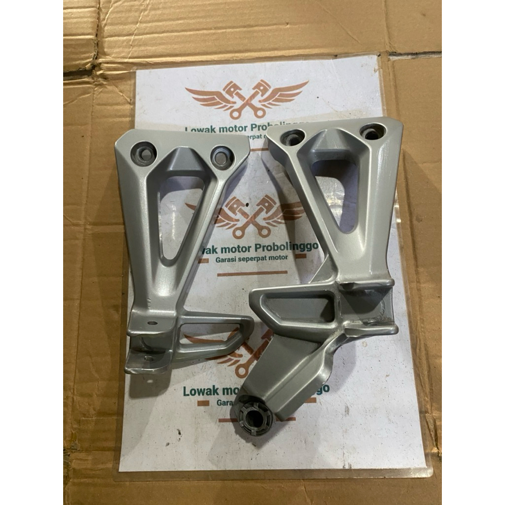 Fotstep Postep pijakan kaki belakang Revo Absolute absolut Original orisinal Copotan