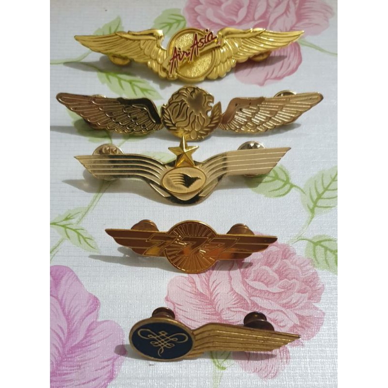 Harga yg tertera untuk 1 pin yaa Pin Pilot Air Asia Pin pilot Garuda Indonesia Pin pilot Lion Air pi