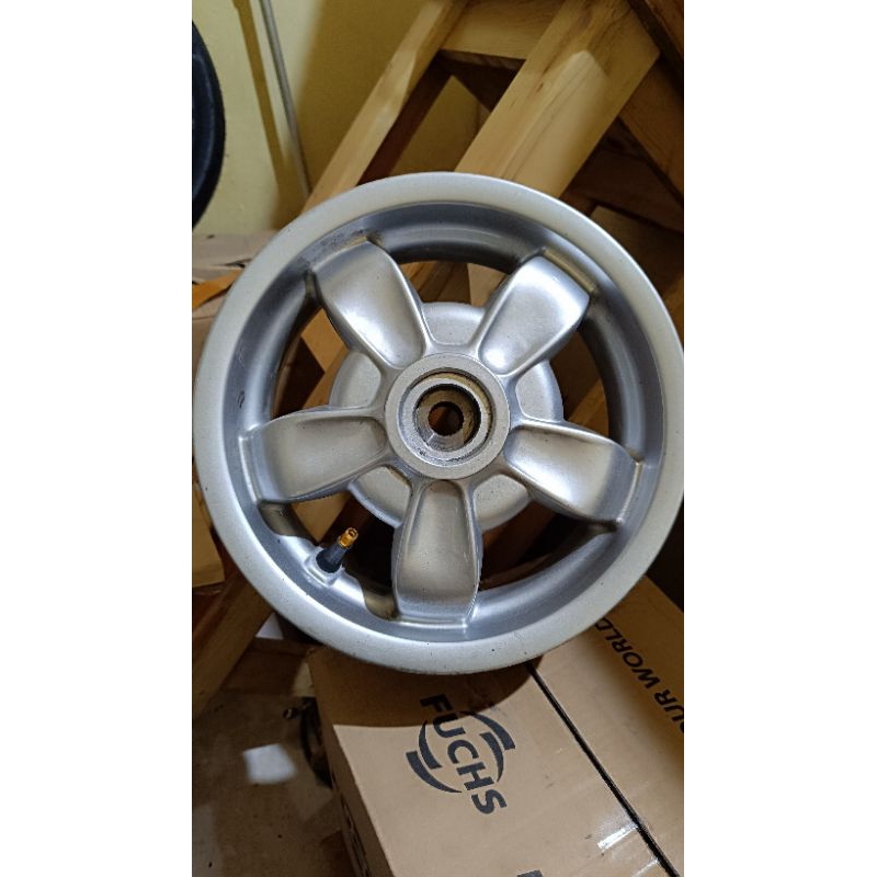 Velg belakang only vespa lx iget 2018 non facelift