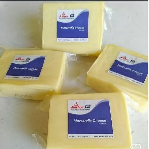 

Mozzarella Anchor 250 Gram Repack Murah Import