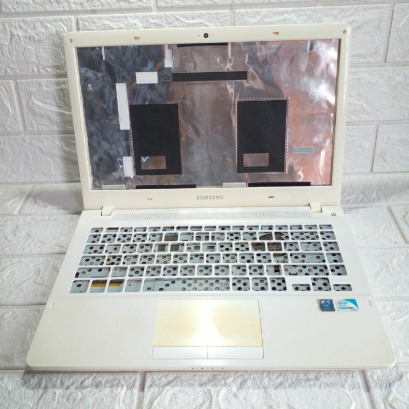 Casing body kesing case samsung np370r4v series np370r 370r ori non mulus