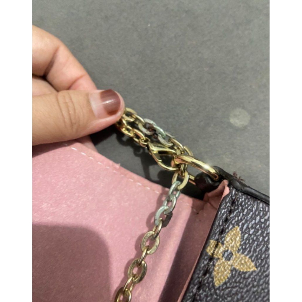 Preloved Tas Slingbag Wanita LV (Harga nett)