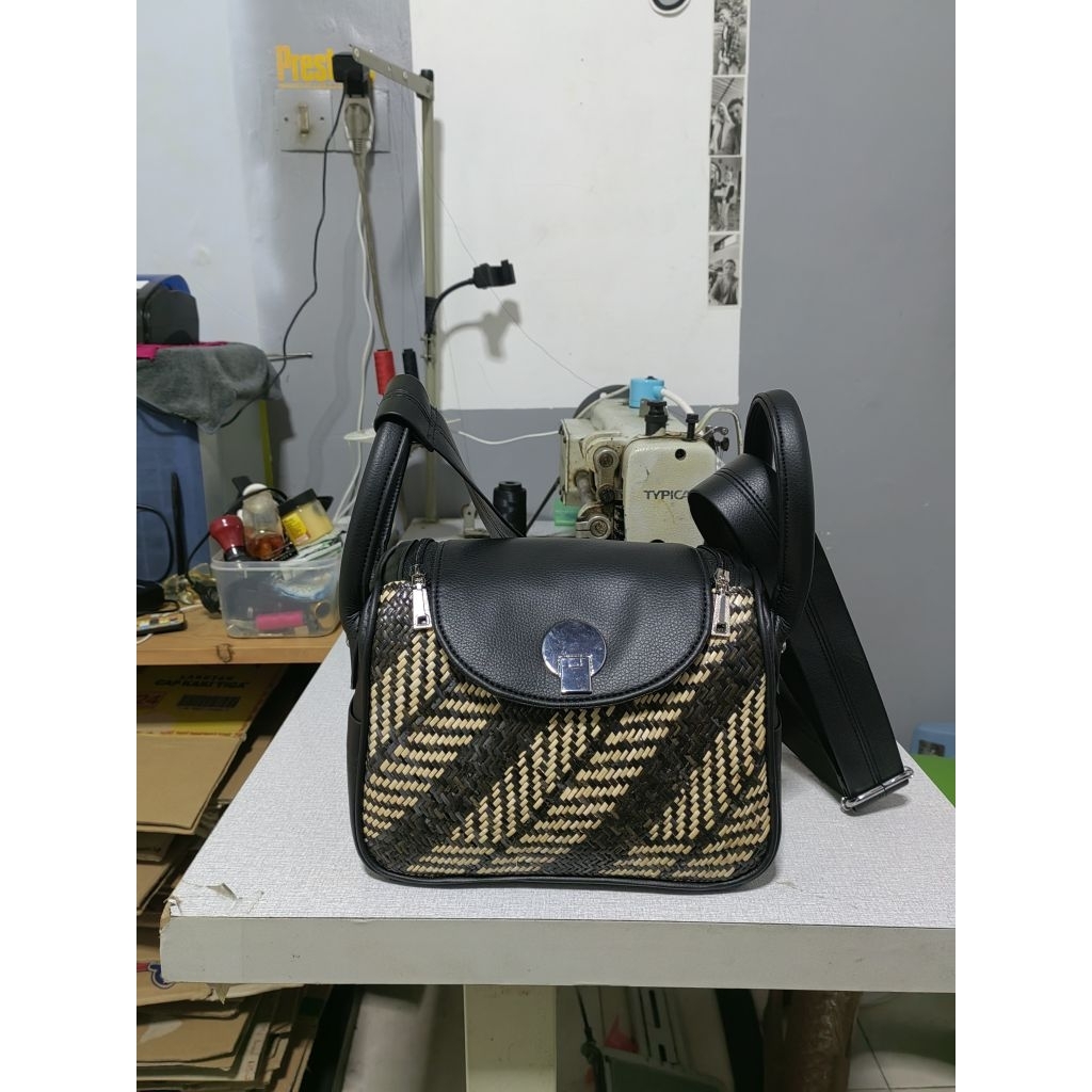TAS ROTAN ASLI KOMBINASI KULIT SINTETIS LINDY