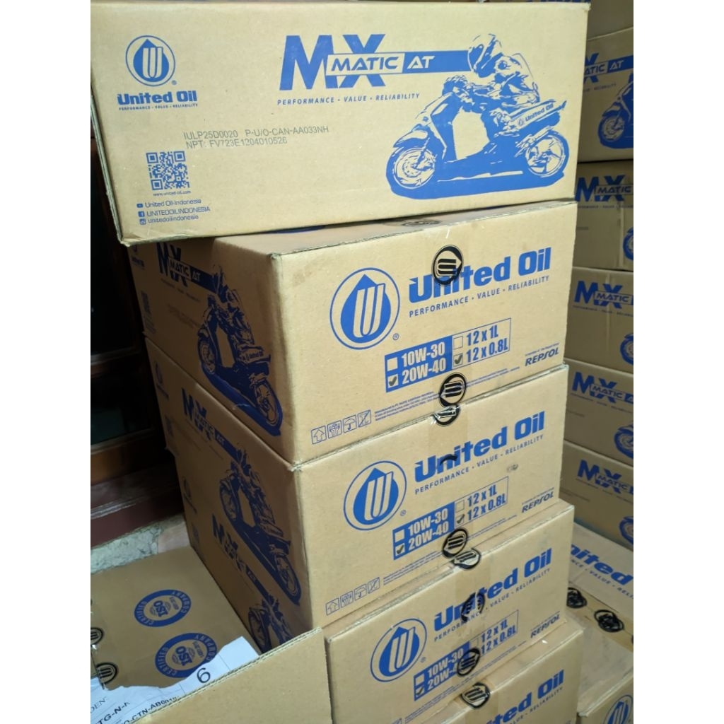 OLI MOTOR MATIC ( UNITED OIL SPESIAL TINCAN / KALENG) UKURAN 0,8L SEMI SINTETIK