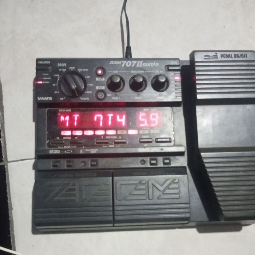 efek gitar elektrik second zoom 707II guitar