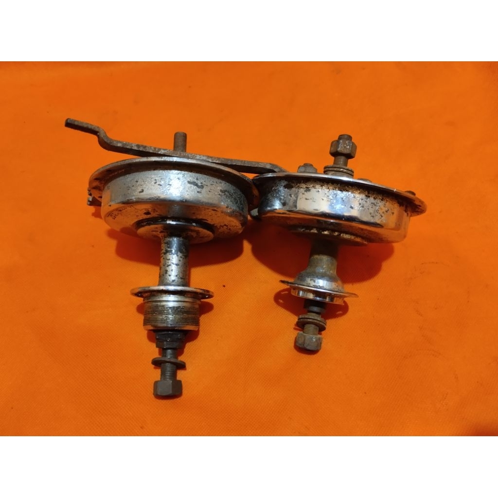 Tromol sepeda onthel tua merk Sturmey Archer England depan belakang