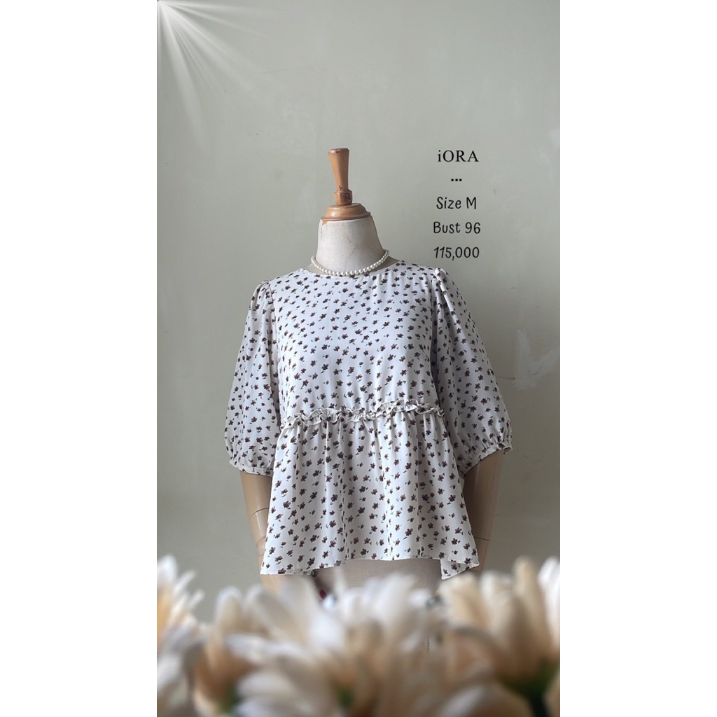 Blouse atasan top polyester furing premium lengan puffy balon sleeve peplum ruffle putih motif bunga