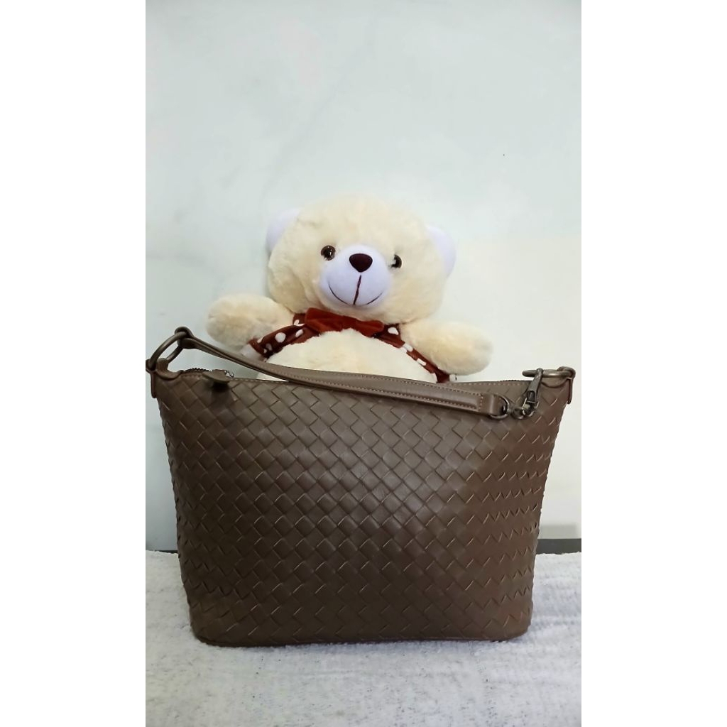 tas anyaman kulit graci itali preloved