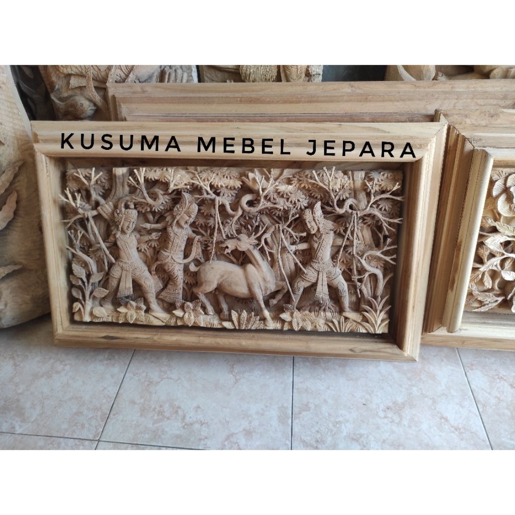 Hiasan Dinding Relief Ukir Ramayana Kayu Trembesi Frame Kayu Jati (Panjang 90cm x Lebar 55cm x Tebal