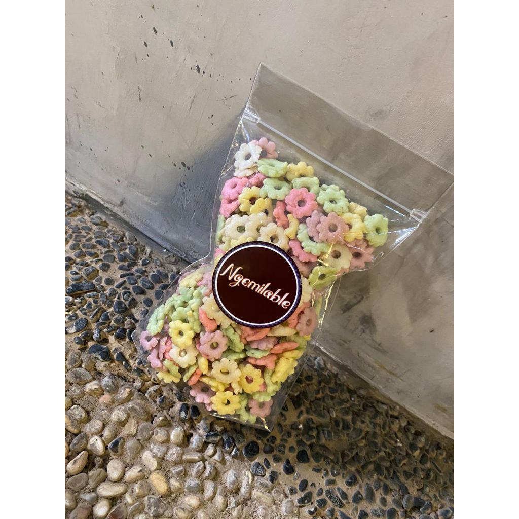

Snack sakura warna warni ririn