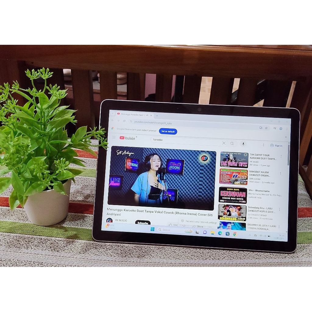 Tablet Windows Microsoft Surface Go 2 Procie Intel core M3-8100Y Ram 8gb Ssd128  layar 10.5" IPS Ful