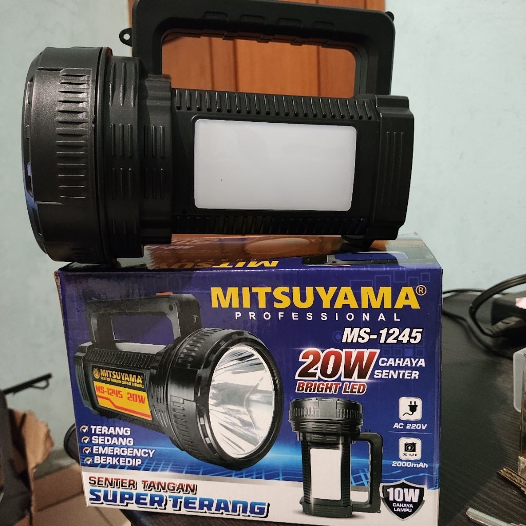 MITSUYAMA SENTER TANGAN MS 1245  SUPER TERANG 20 WATT+10 W EMERGENCY LAMPU. BISA CHARGE