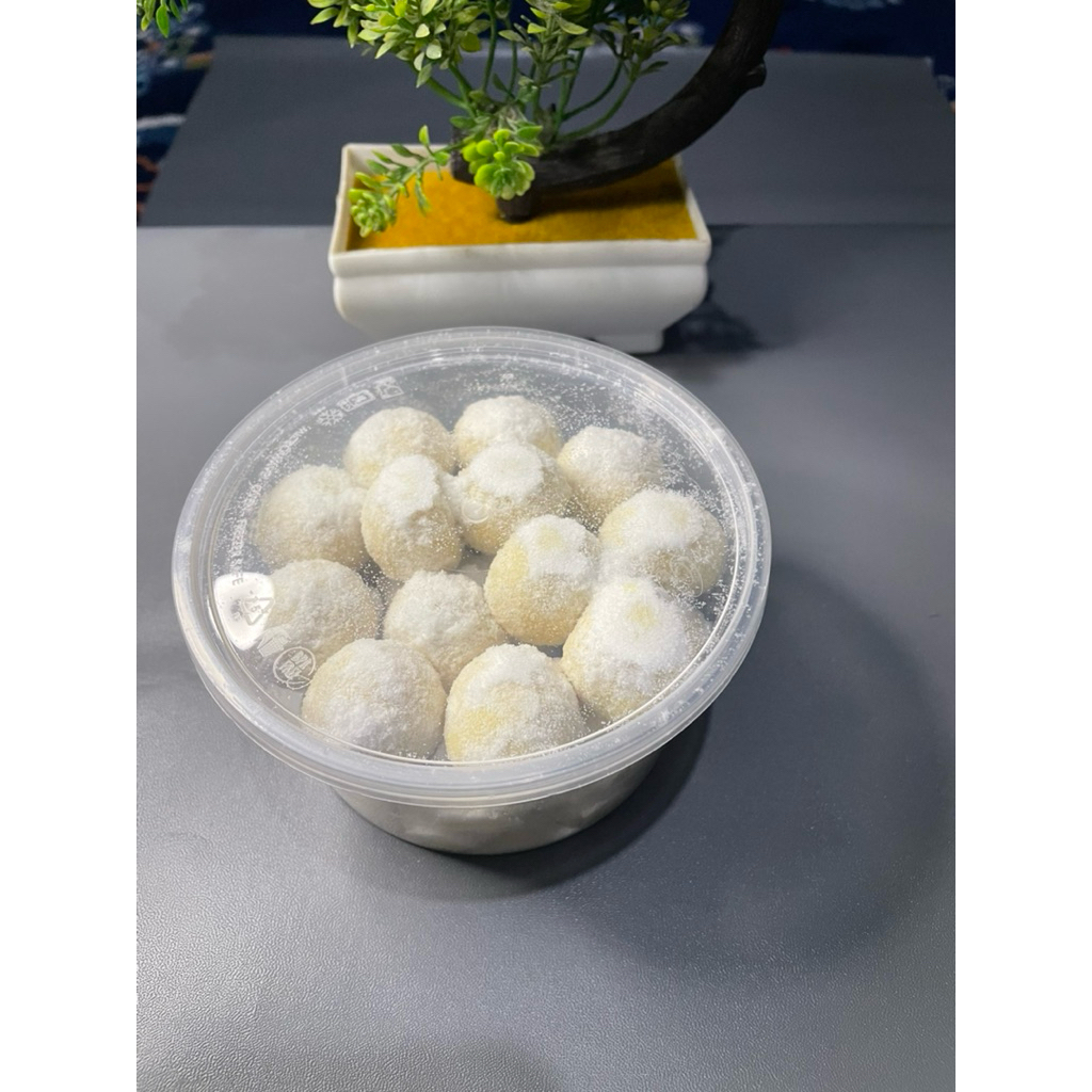 

Kue putri salju lembut