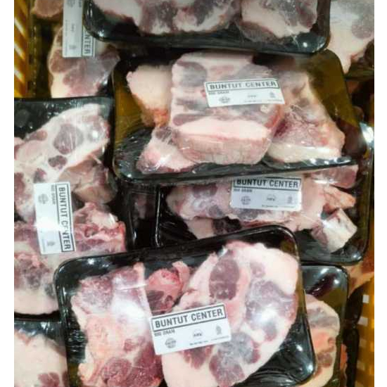 

Buntut Center 500gr - Berkualitas, Segar, Bisa untuk Sop Buntut atau Bakar