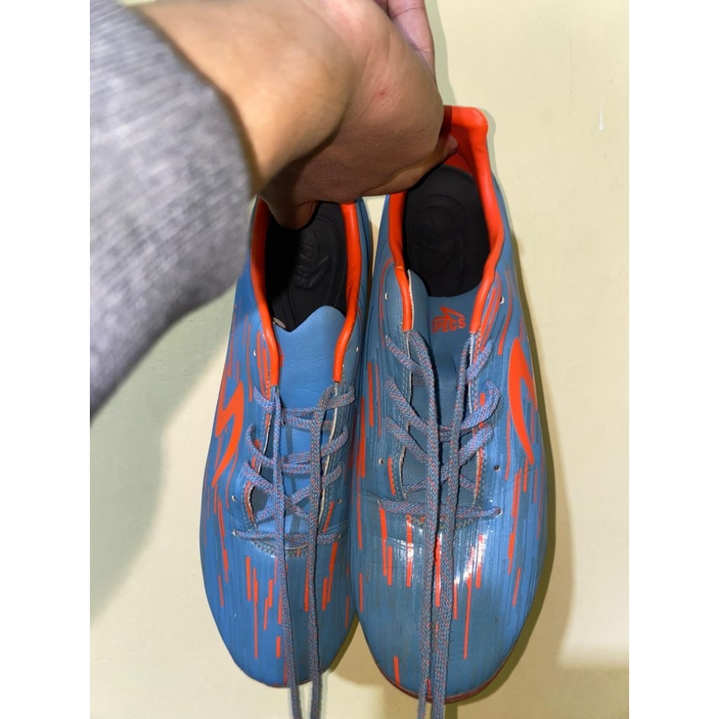 sepatu bola SPECS accelerator roborn second