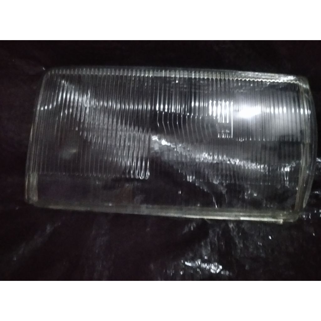 kaca headlamp depan mercedes benz w124 boxer original second sebelah kiri.