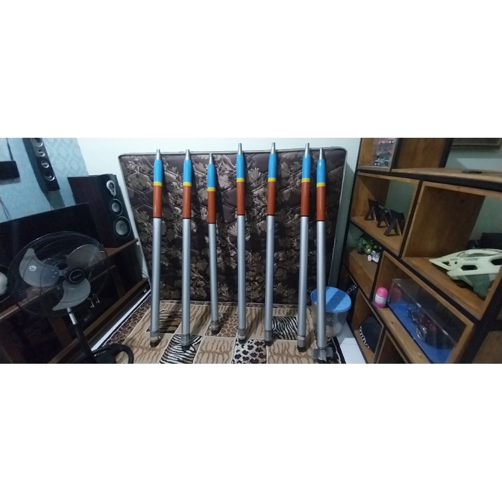 Miniatur Roket Astros Asli