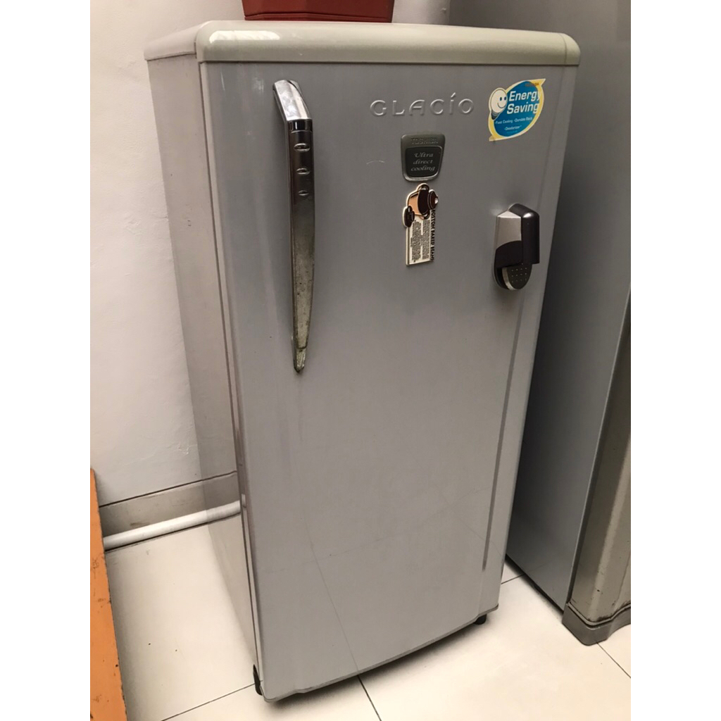 PRELOVED KULKAS TOSHIBA GLACIO WITH DISPENSER MINI