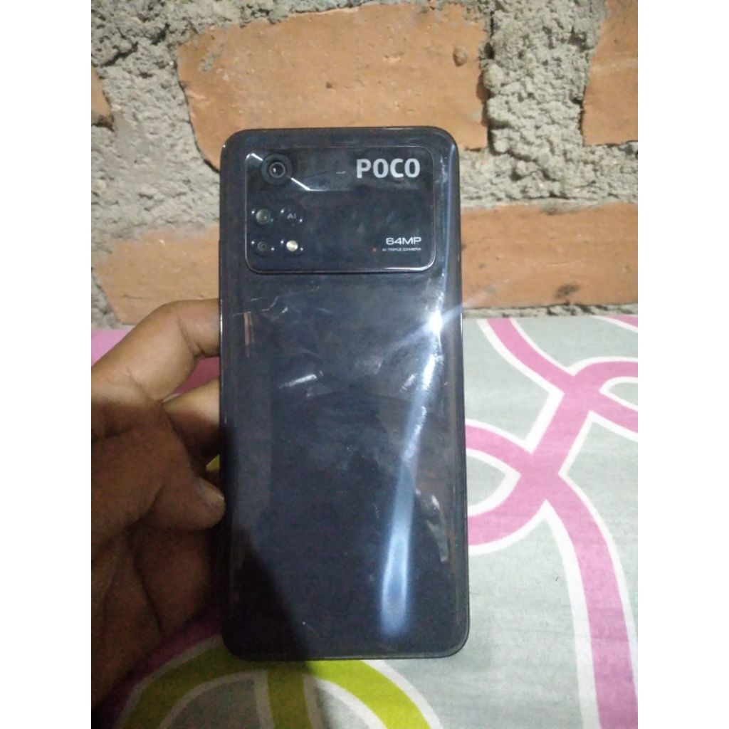 Poco m4pro 8/256 matot