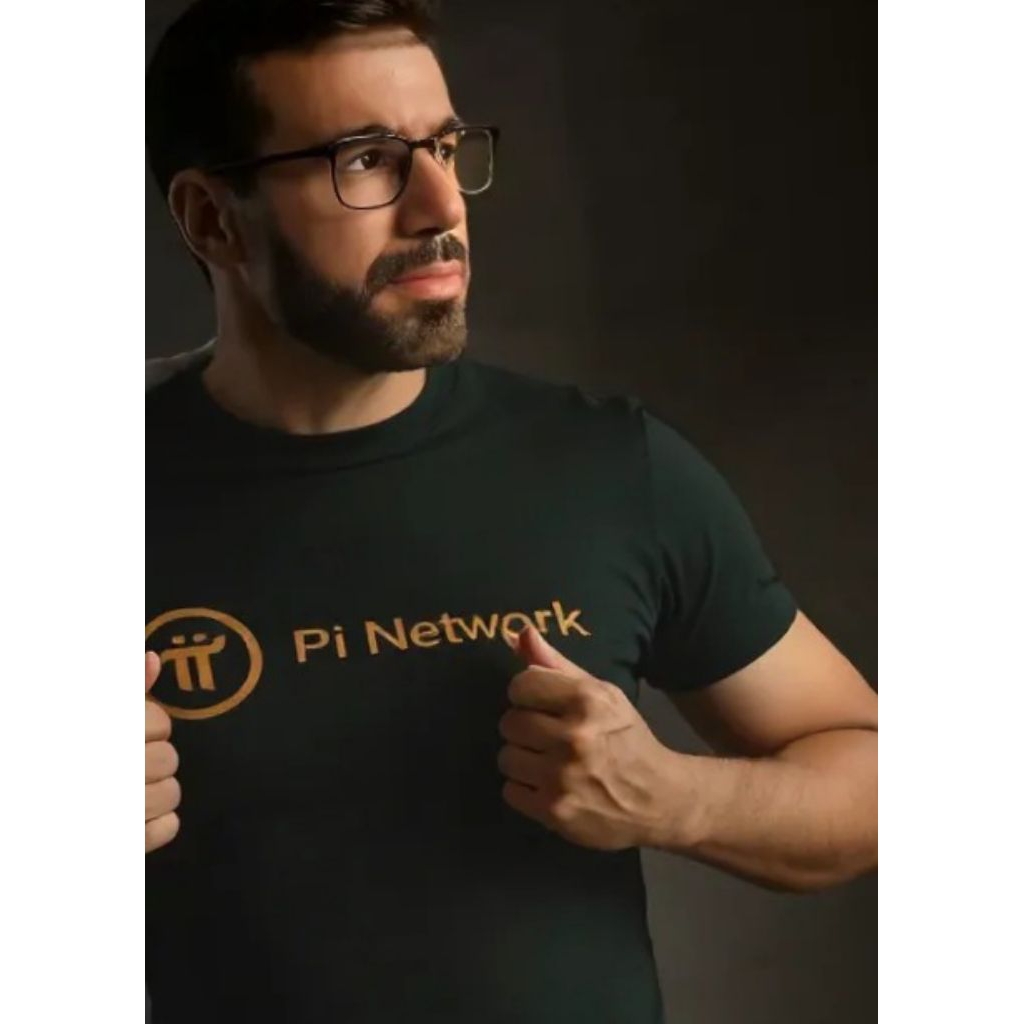 T-shirt Pioneer Pi Network (hitam)