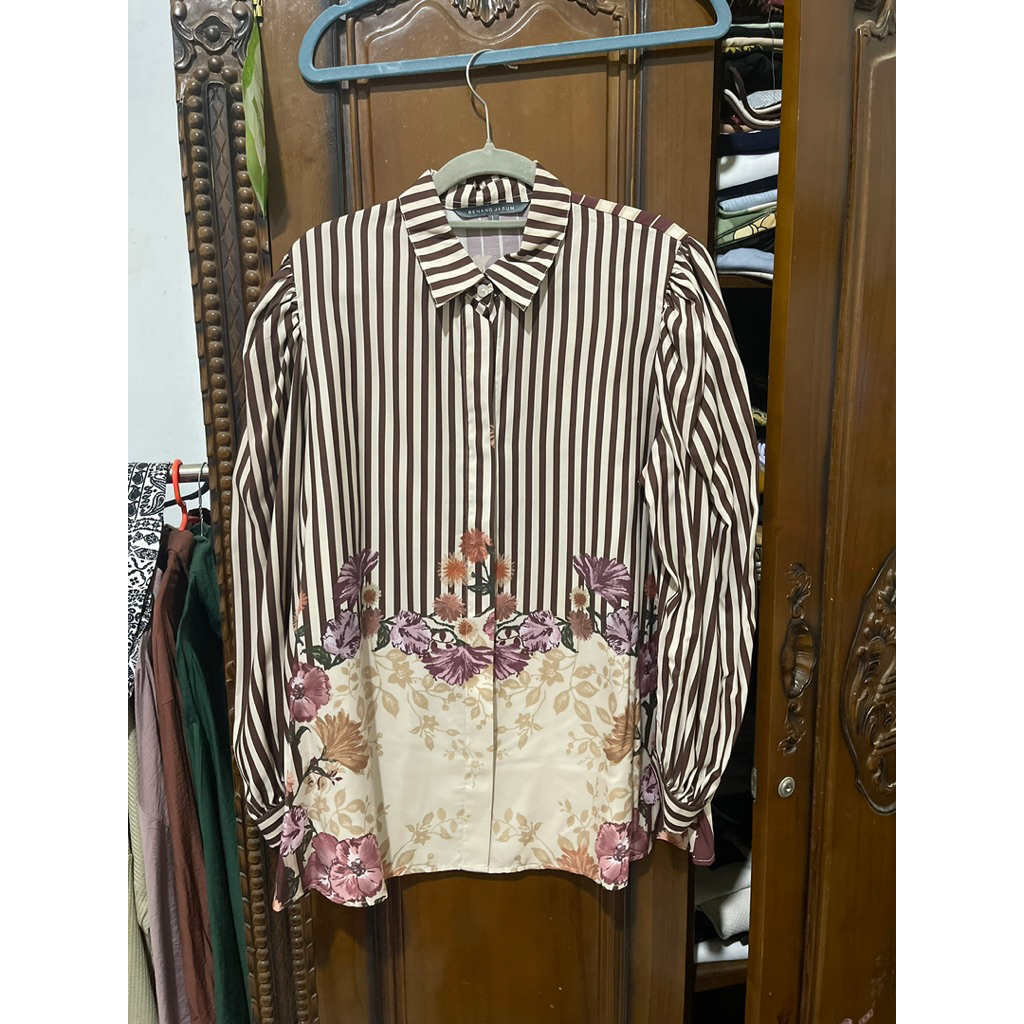 preloved(PL) benang jarum amona stripe shirt maroon