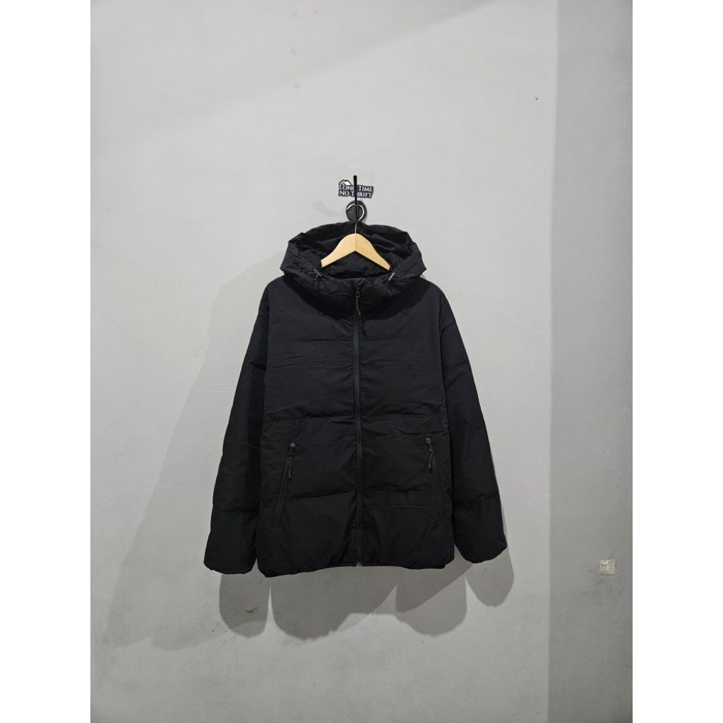 Seamless GU Uniqlo Hitam