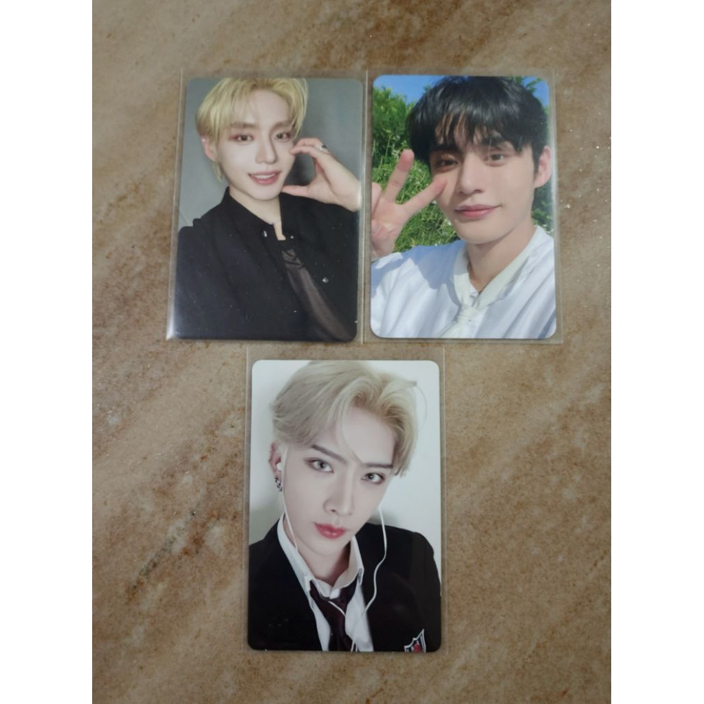 ZB1 Jiwoong cinema paradise, mini l holder pc & Ricky melting point photocard